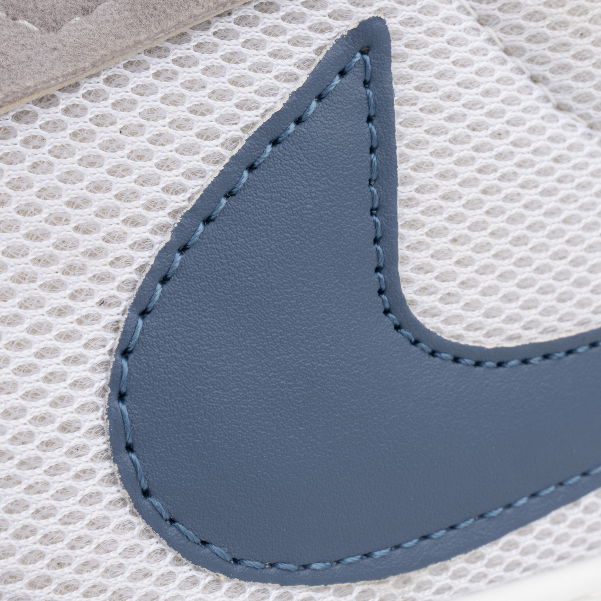 Breathable Lightweight Casual Sneakers