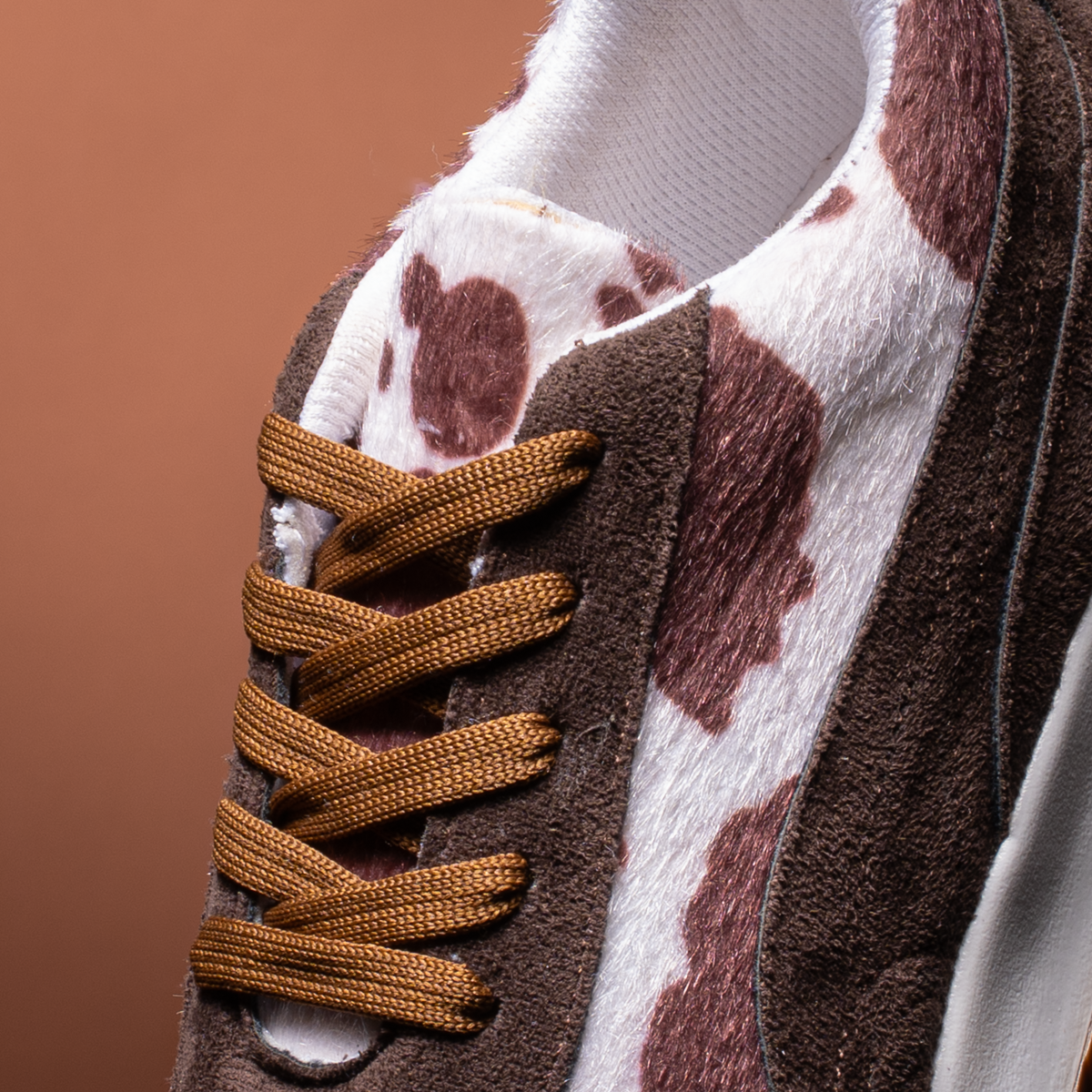 Women Presence Pattern Sneakers