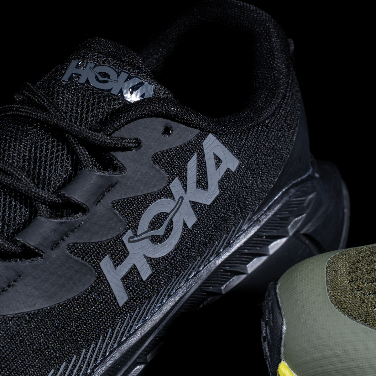 Men Trail Grip Performance Sneakers