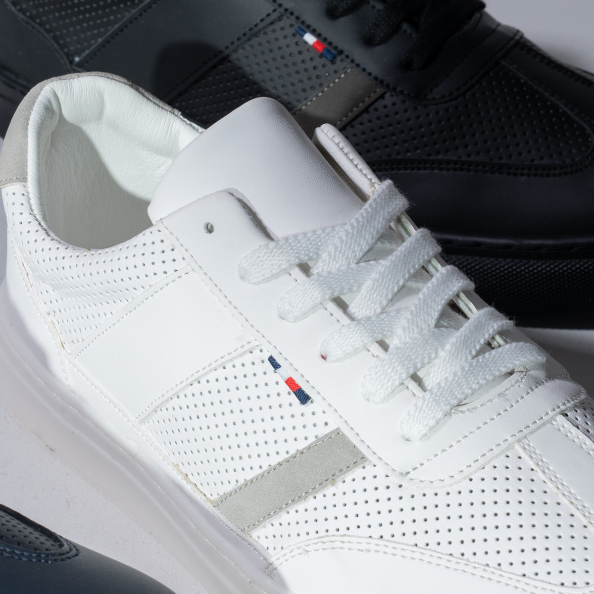 Minimal Daily Sneakers Clean Street Fit