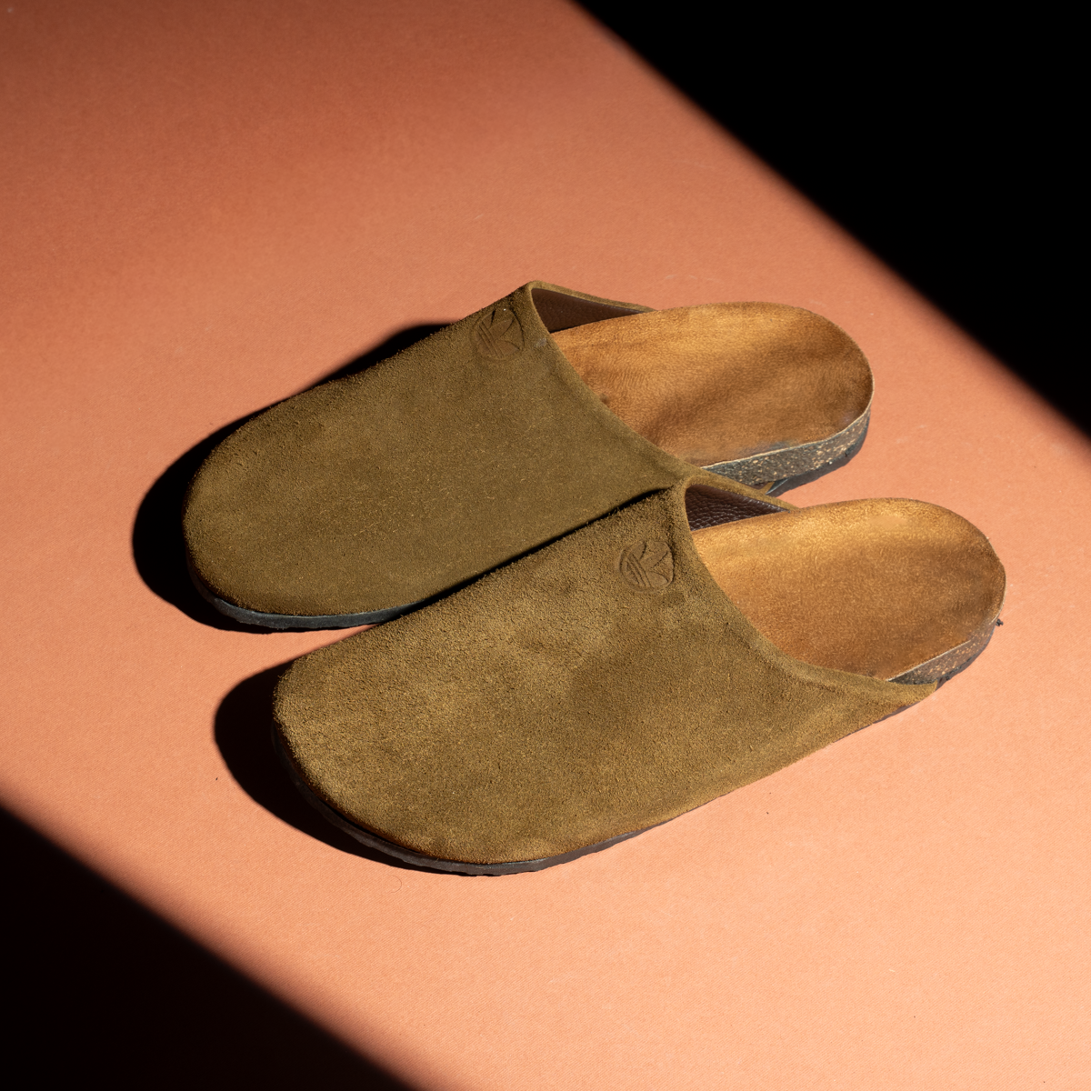 Suede Comfort Men's Clogs