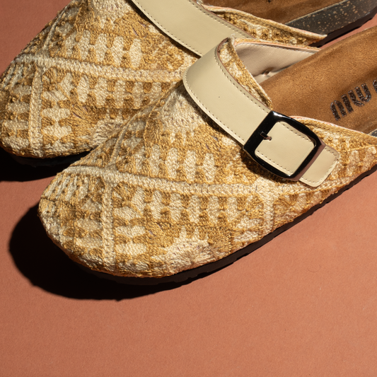 Elegant Suede Buckle Slippers