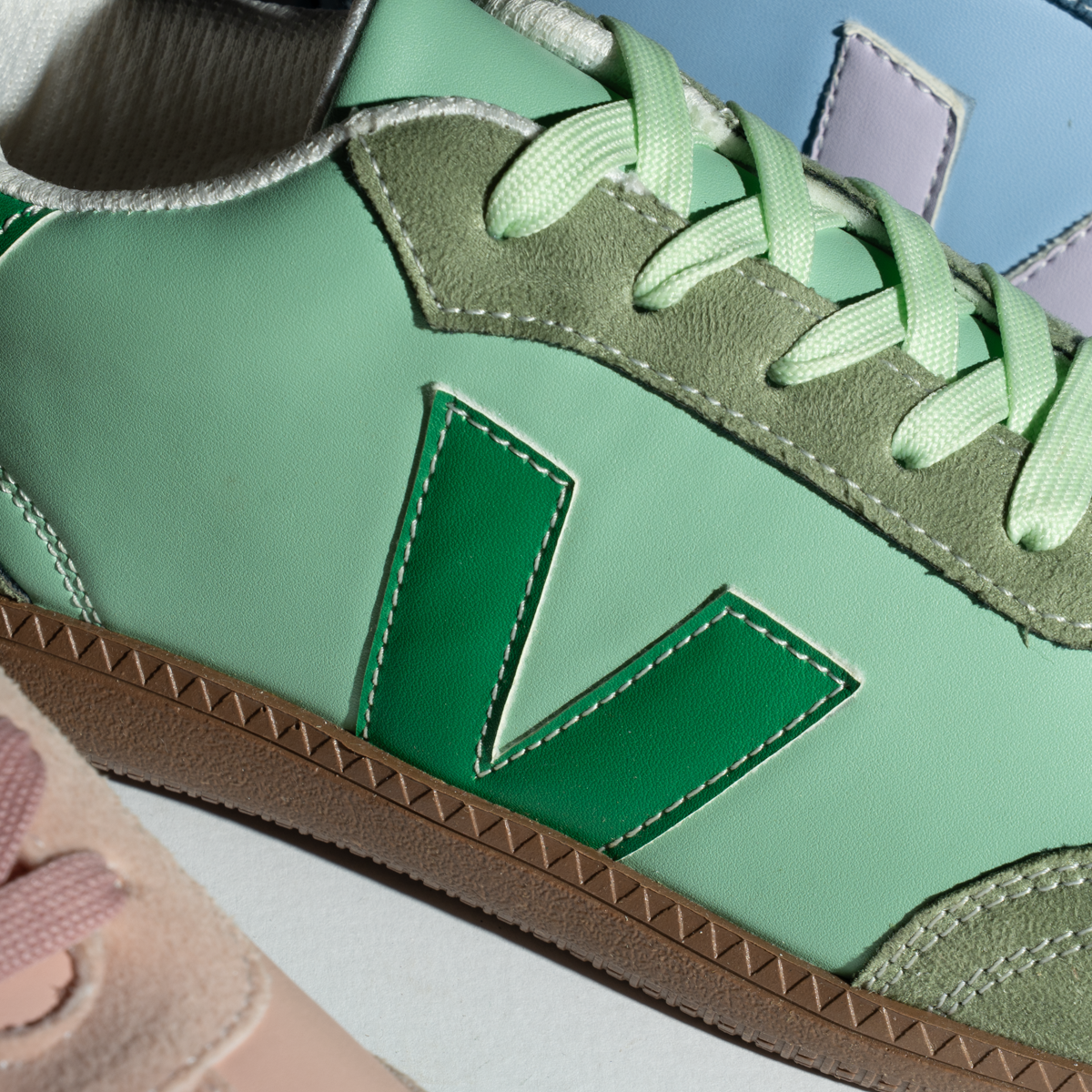Women's Soft Presence Sneakers