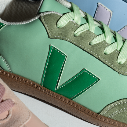 Women's Soft Presence Sneakers