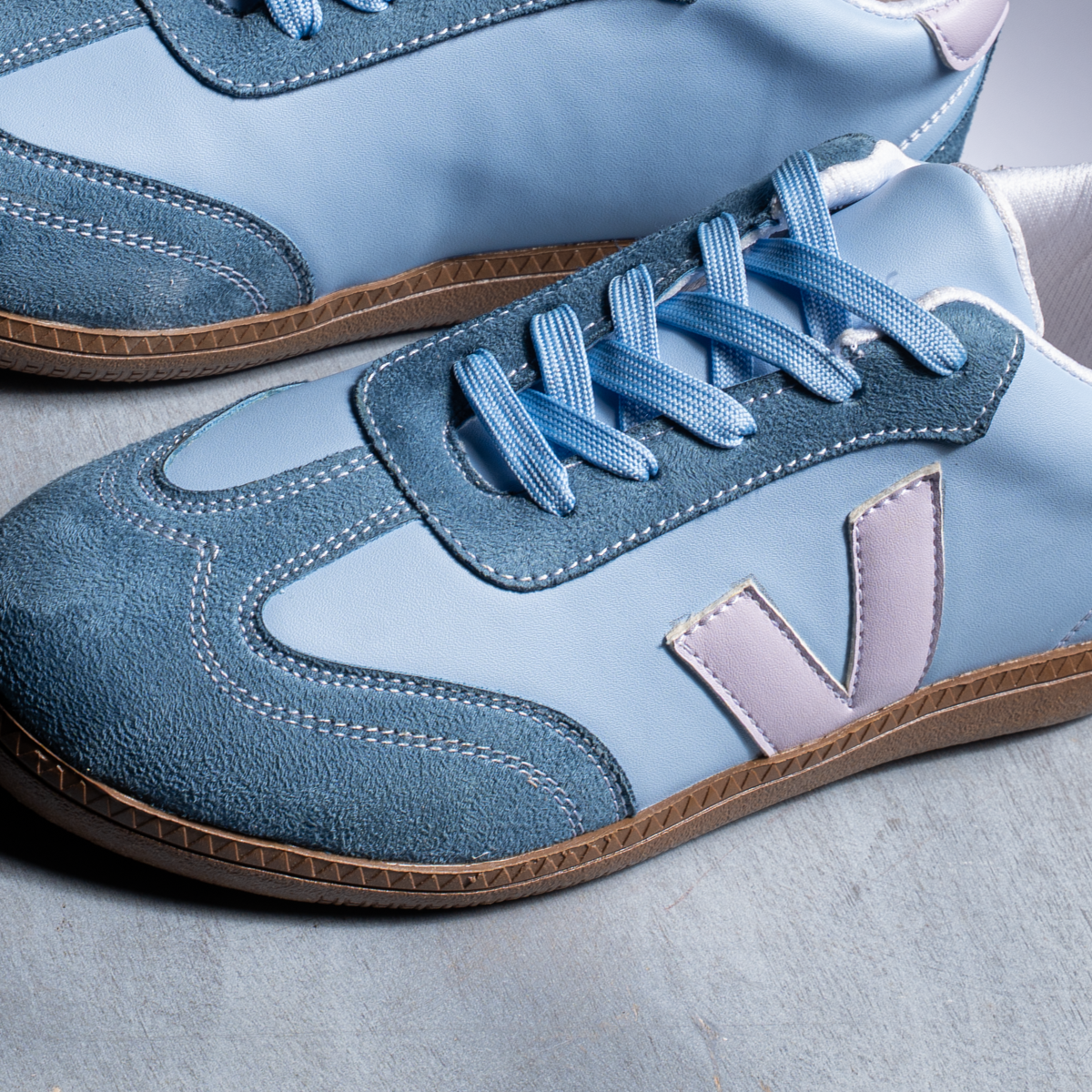 Women's Soft Presence Sneakers